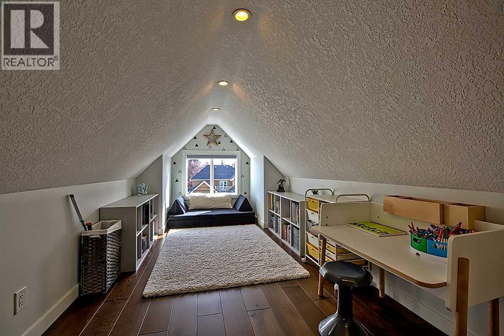 Single Family House for Sale in   Street SW Richmond Calgary 