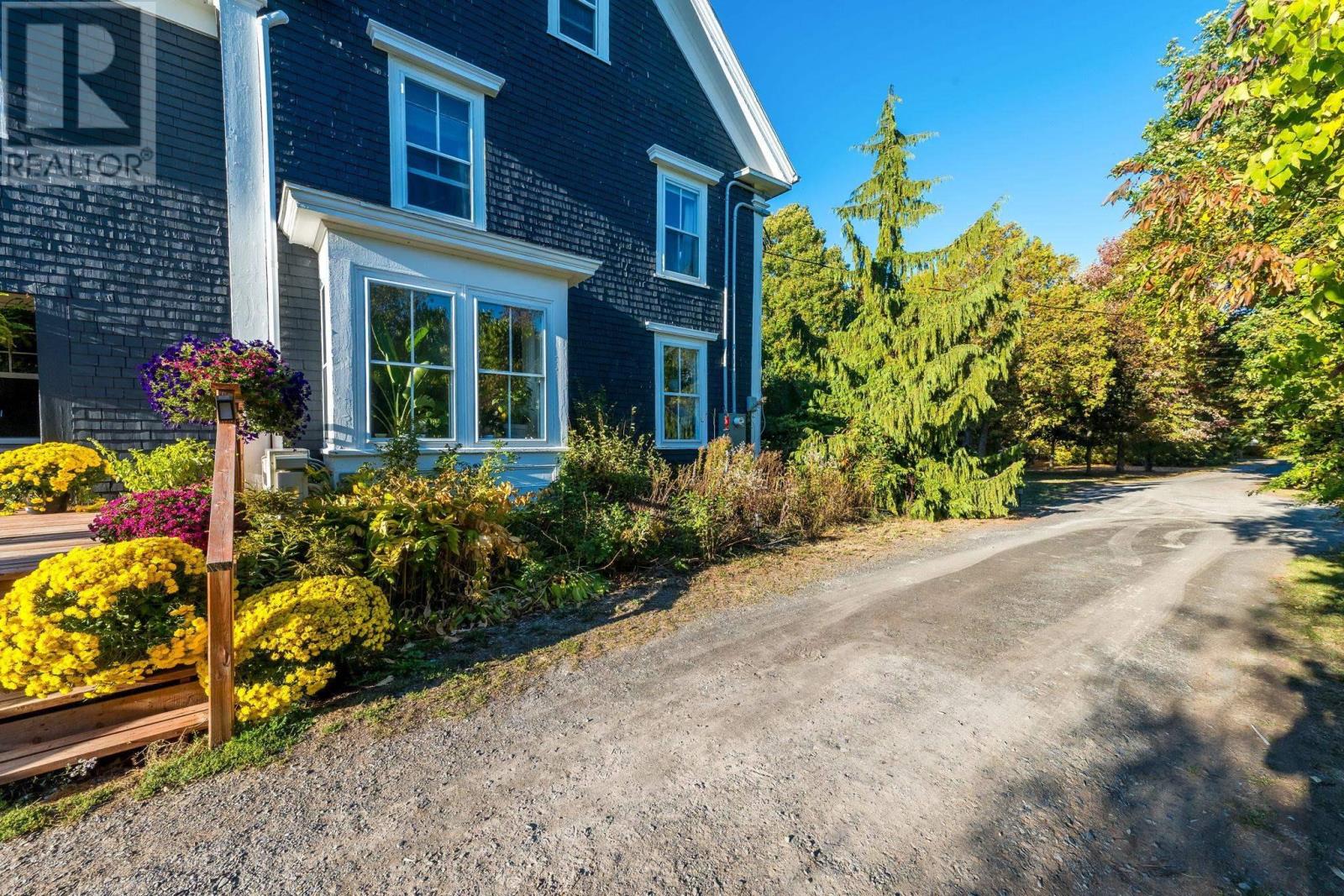 Property 2 of 40 of 493 360 Highway