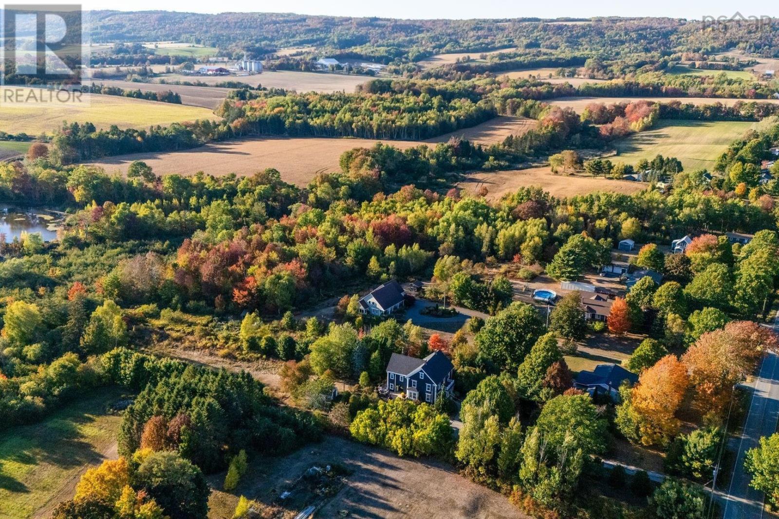 Property 33 of 40 of 493 360 Highway