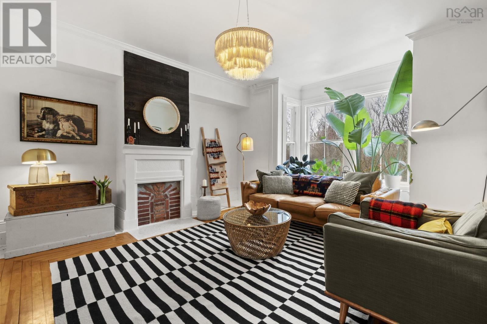 Property 9 of 40 of 493 360 Highway