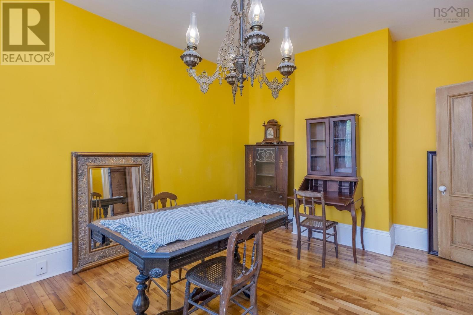 Property 17 of 48 of 446 St George Street