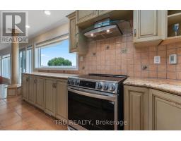 Kitchen - 1915 Regional Road 174 Road, Ottawa, ON K4C1H5 Photo 11