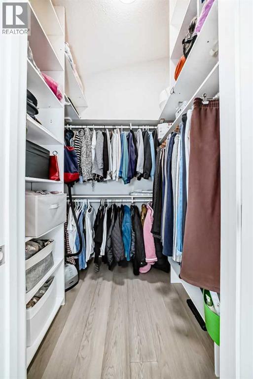 Single Family House for Sale in  Riverside Mews SE Riverbend Calgary 