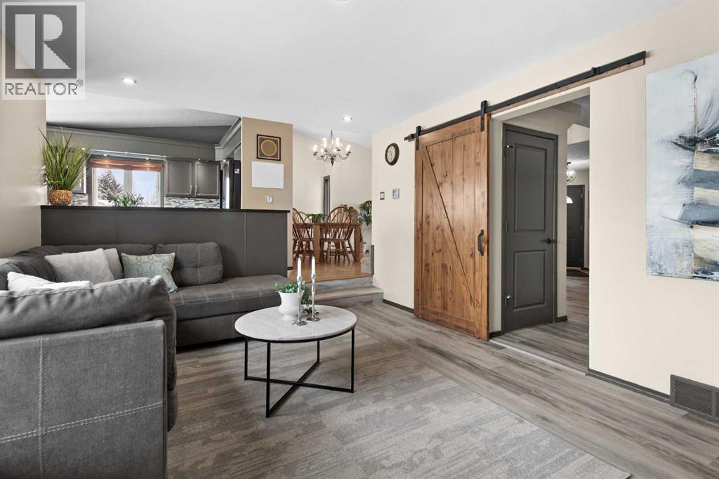 Single Family House for Sale in  Rivergreen Crescent SE Riverbend Calgary 