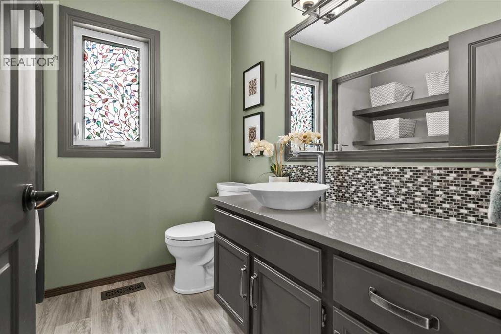 Single Family House for Sale in  Rivergreen Crescent SE Riverbend Calgary 