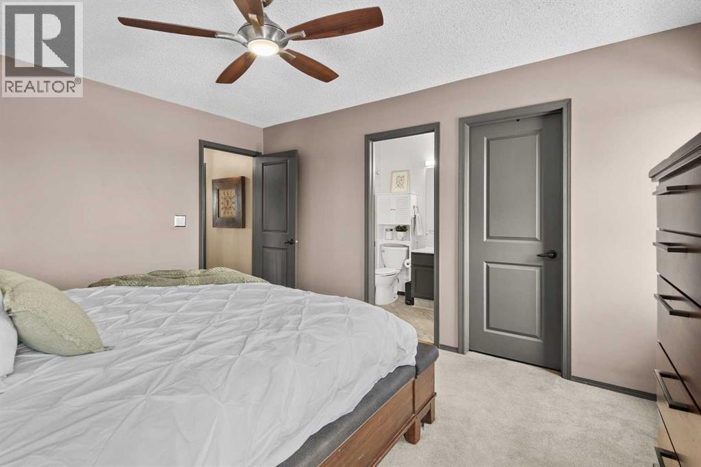 Single Family House for Sale in  Rivergreen Crescent SE Riverbend Calgary 