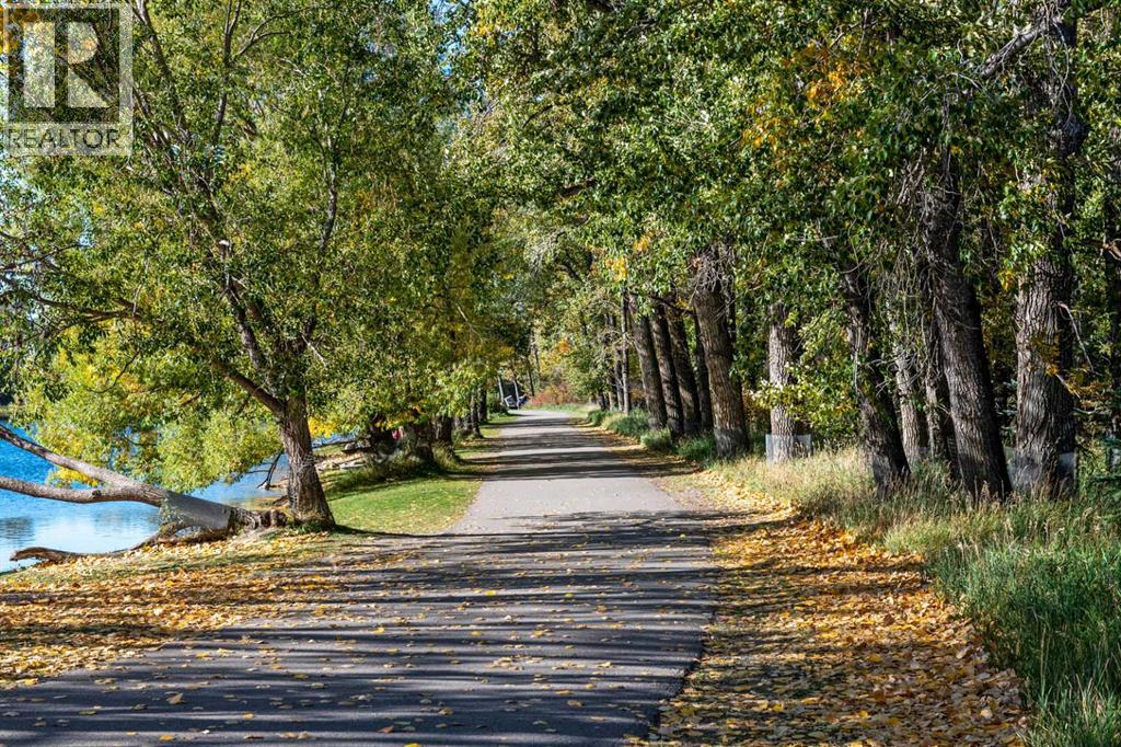 Single Family House for Sale in  Rivergreen Crescent SE Riverbend Calgary 