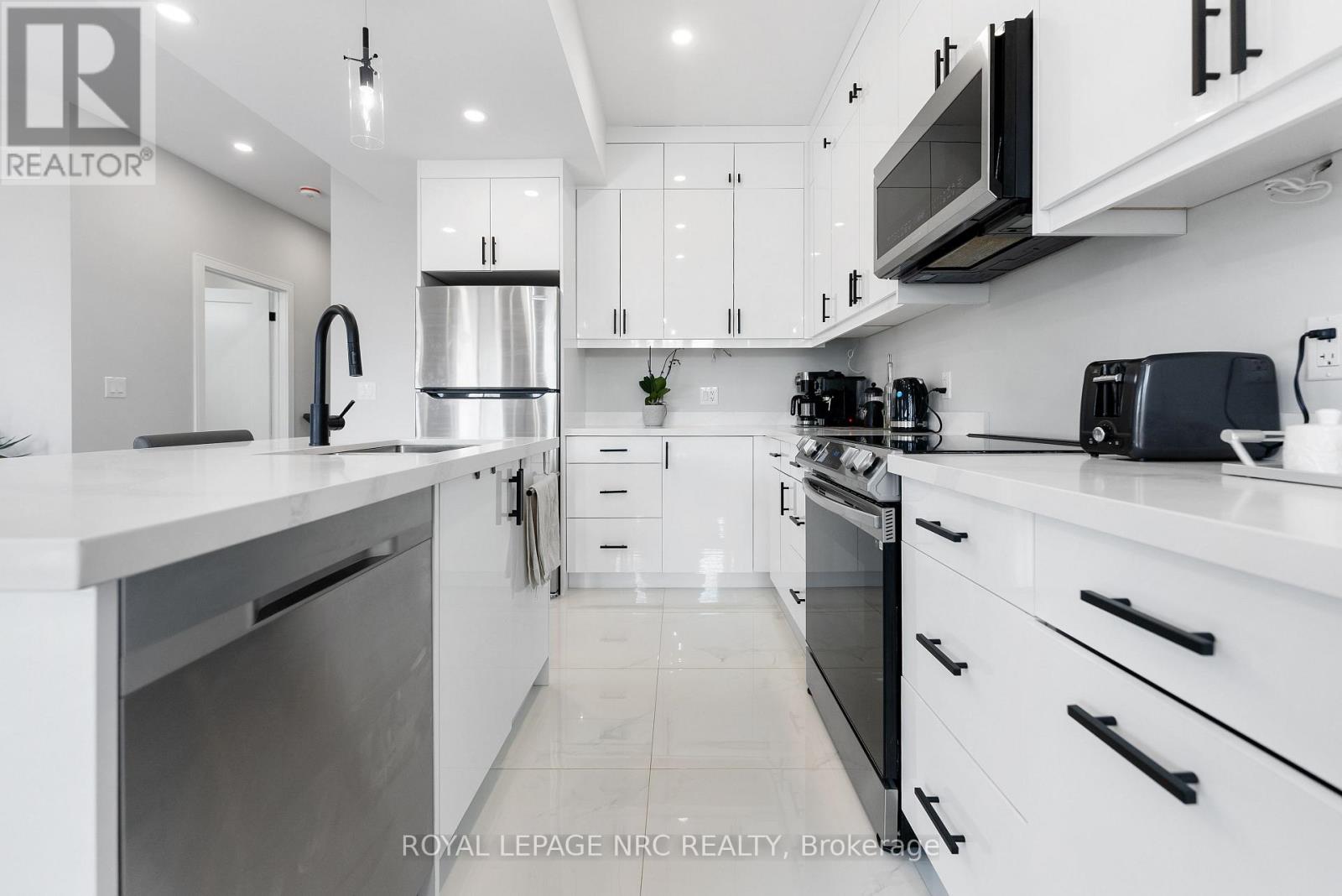 318 RIVER ROAD - 6