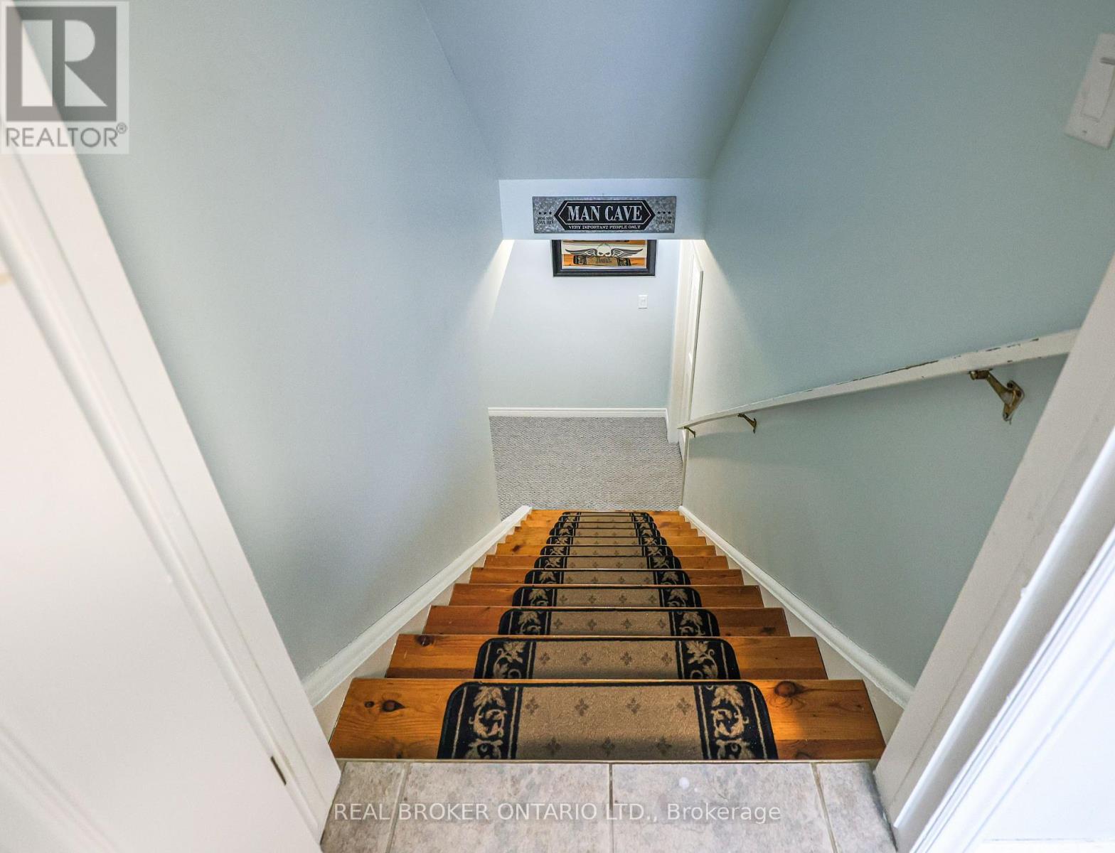 STAIRS TO RECROOM