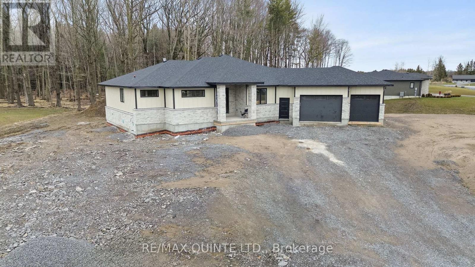 235 MICHAEL’S WAY, Prince Edward County (Ameliasburg Ward), Ontario
