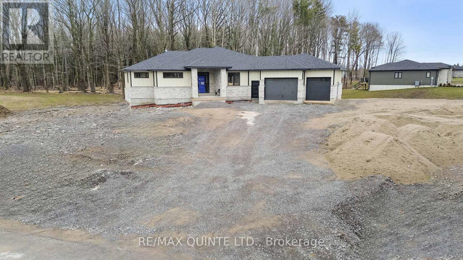 235 MICHAEL’S WAY, Prince Edward County (Ameliasburg Ward), Ontario