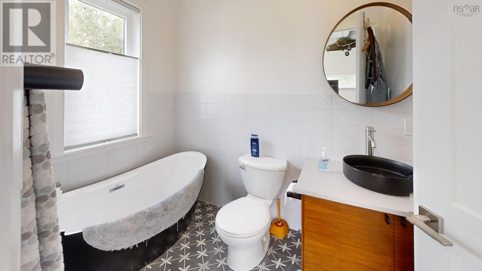 Property 35 of 44 of 65 Jessicas Way