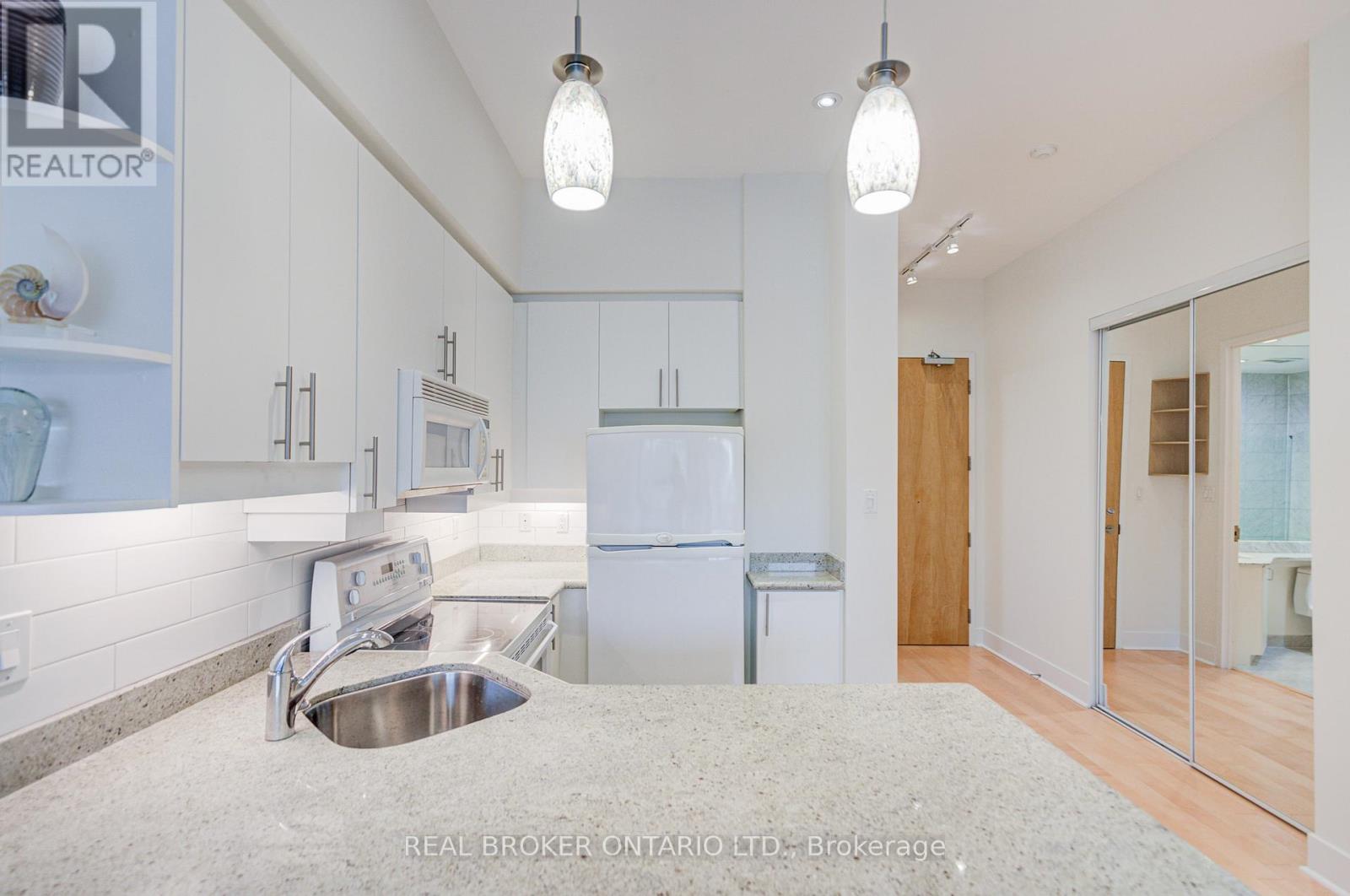#406 562 EGLINTON AVENUE E - 11