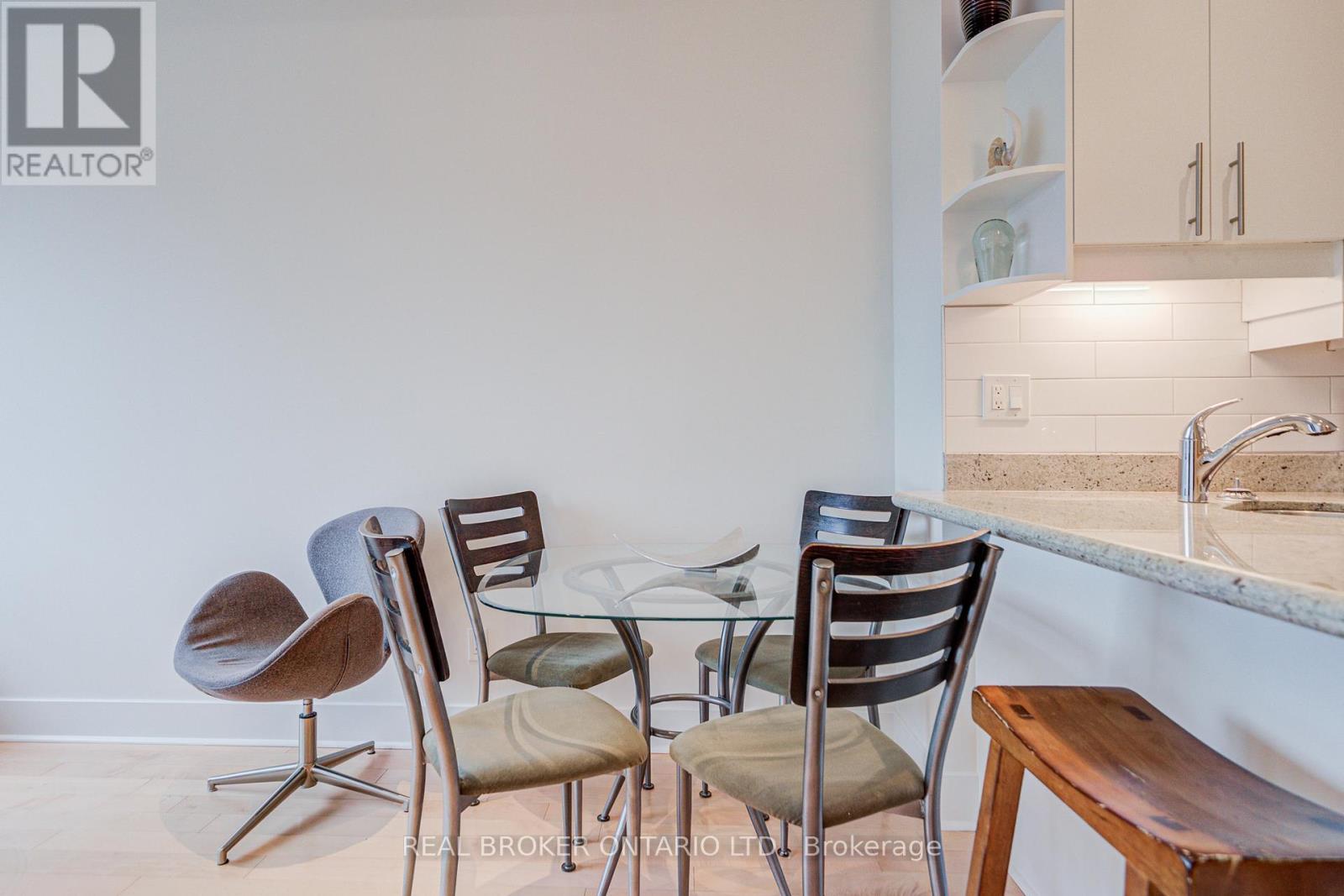 #406 562 EGLINTON AVENUE E - 13