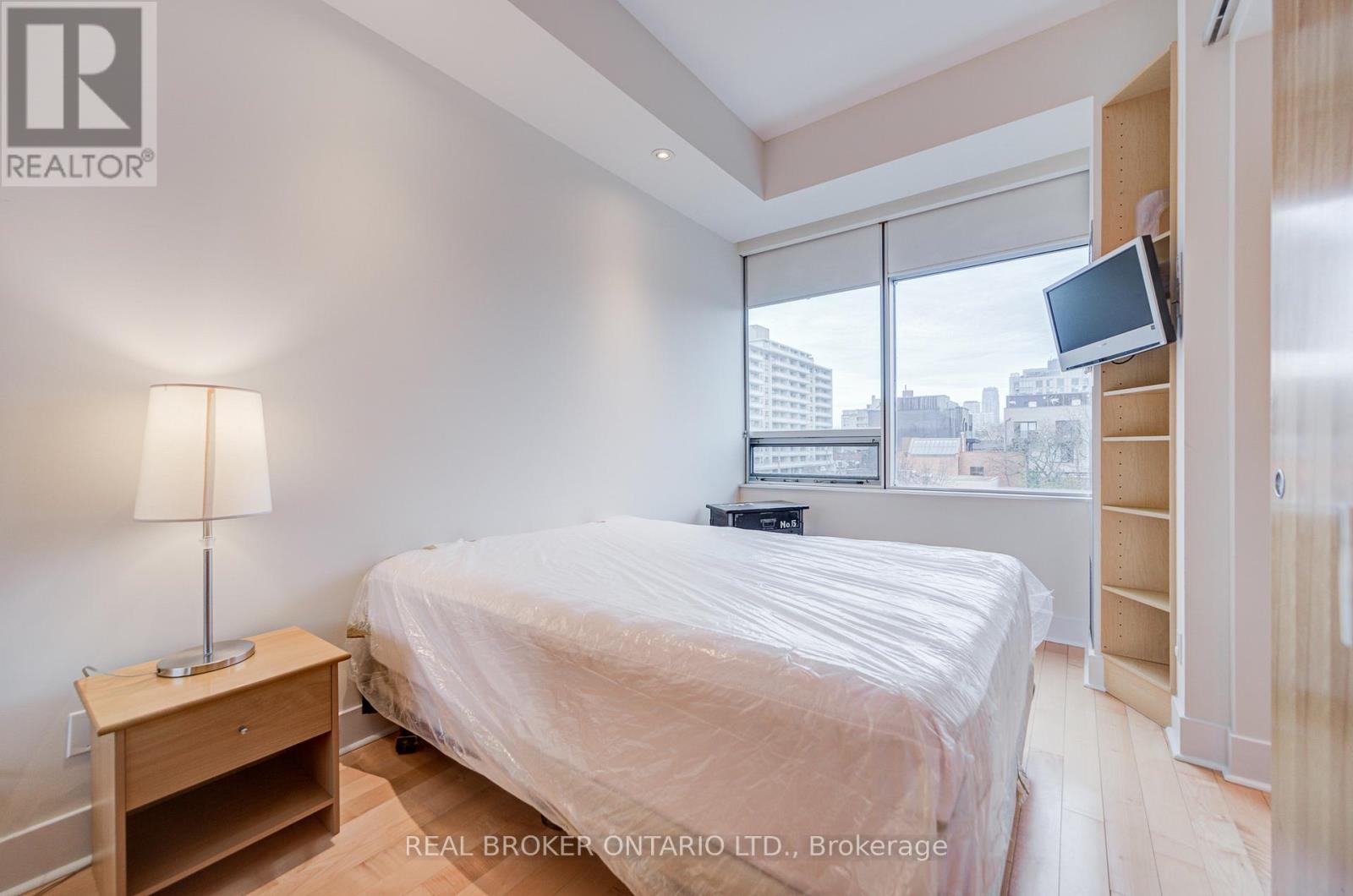 #406 562 EGLINTON AVENUE E - 19