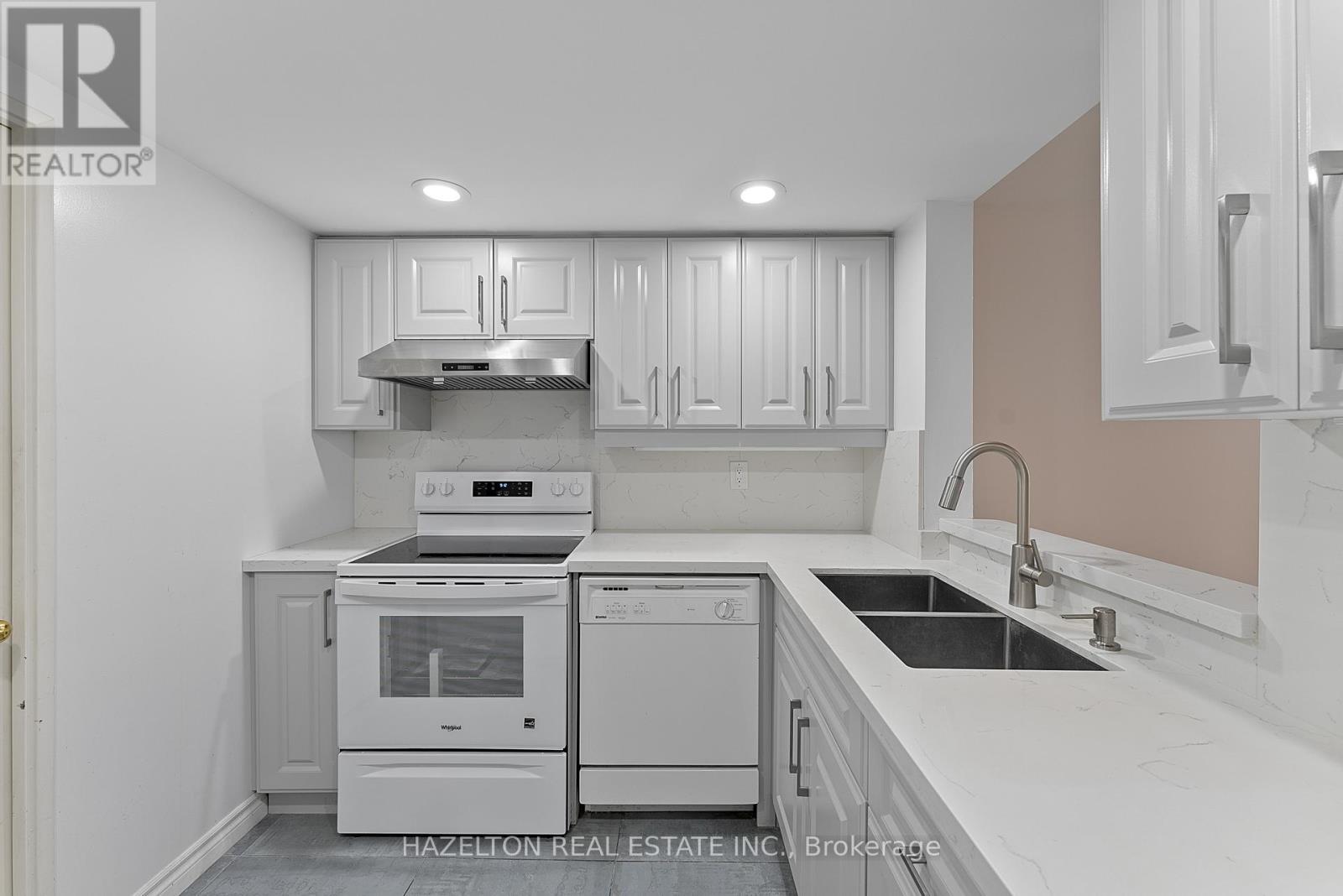 #211 225 DAVENPORT ROAD - 9