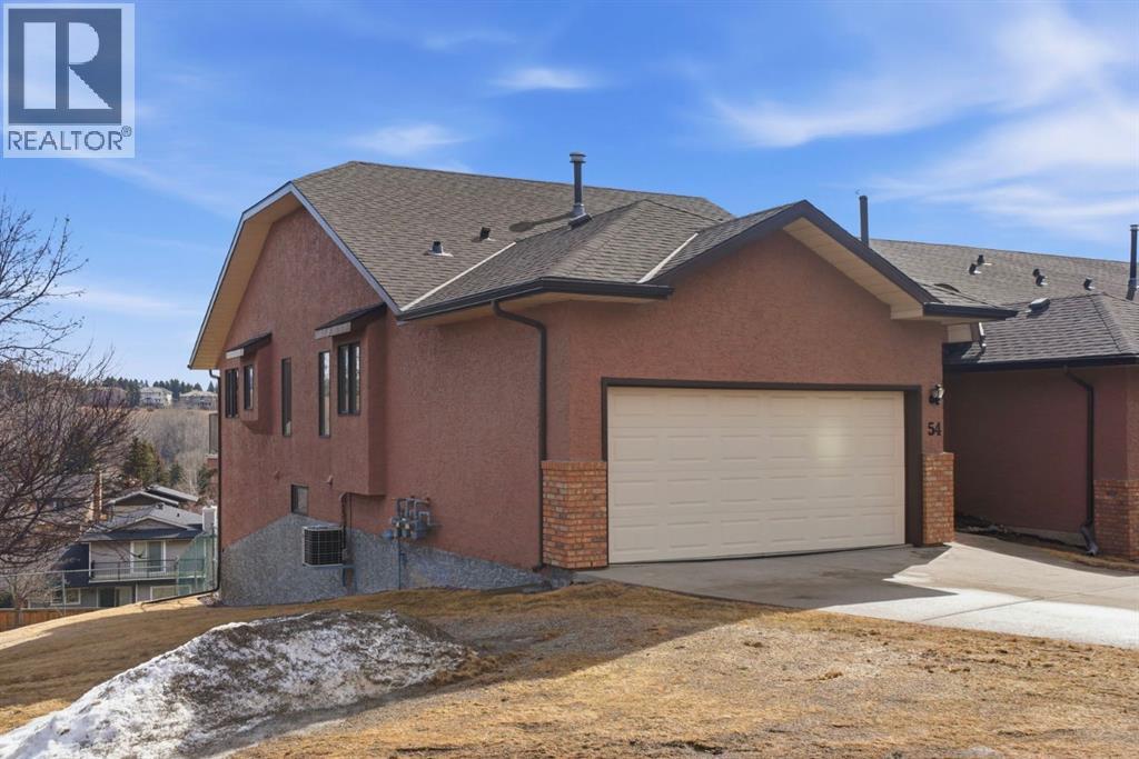Single Family House Bungalow for Sale in  Edgeland Close NW Edgemont Calgary 