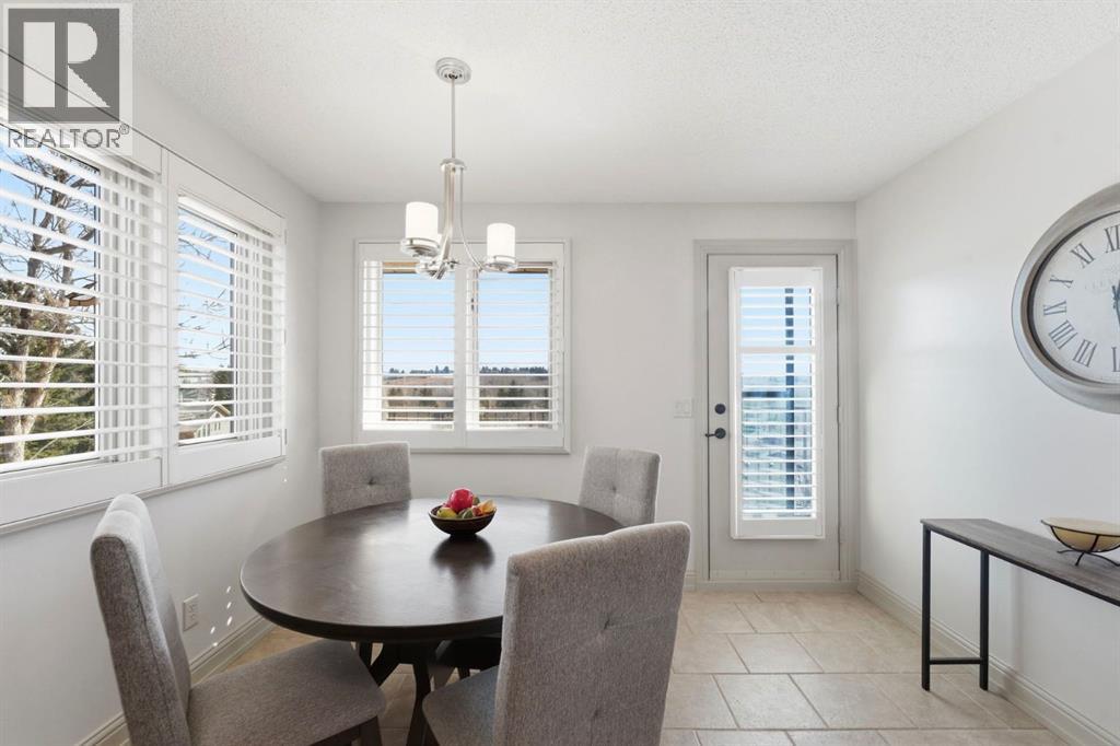 Single Family House Bungalow for Sale in  Edgeland Close NW Edgemont Calgary 