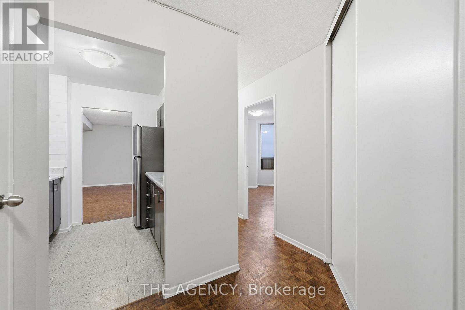 Listing photo of 2009A - 2350 DUNDAS STREET W