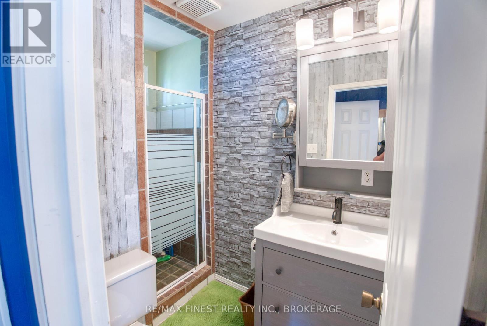 #21A 131 BOBS LAKE LANE - 27