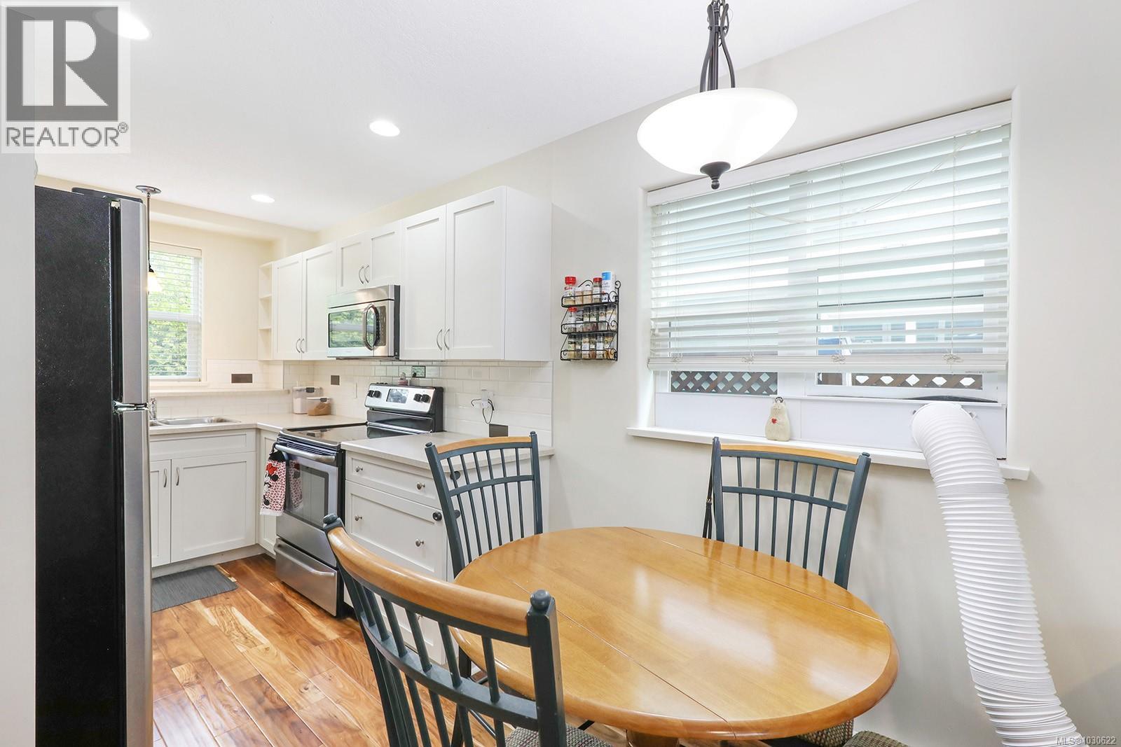 #123 170 CENTENNIAL DR - 11