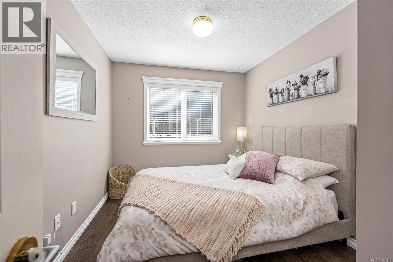 101 302 Village Way, Qualicum Beach