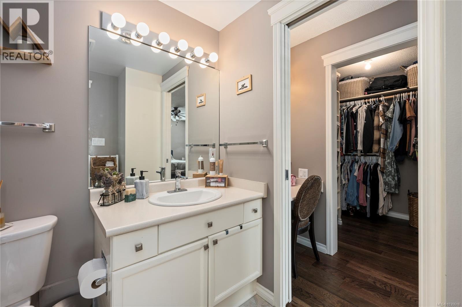 101 302 Village Way, Qualicum Beach