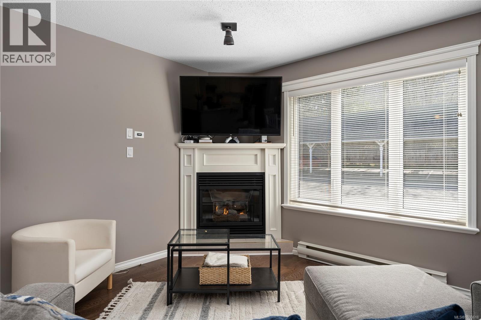 101 302 Village Way, Qualicum Beach