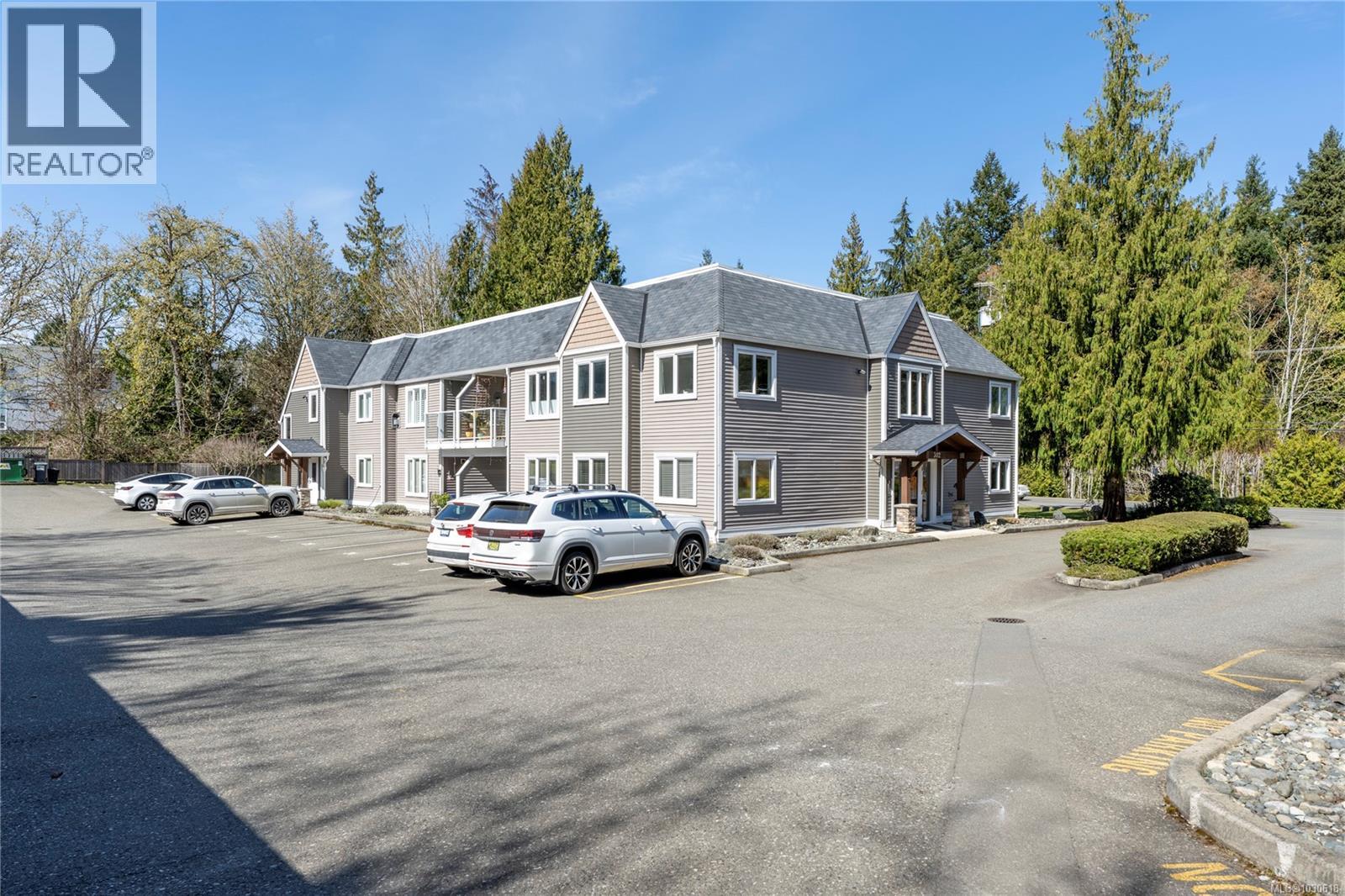 101 302 Village Way, Qualicum Beach