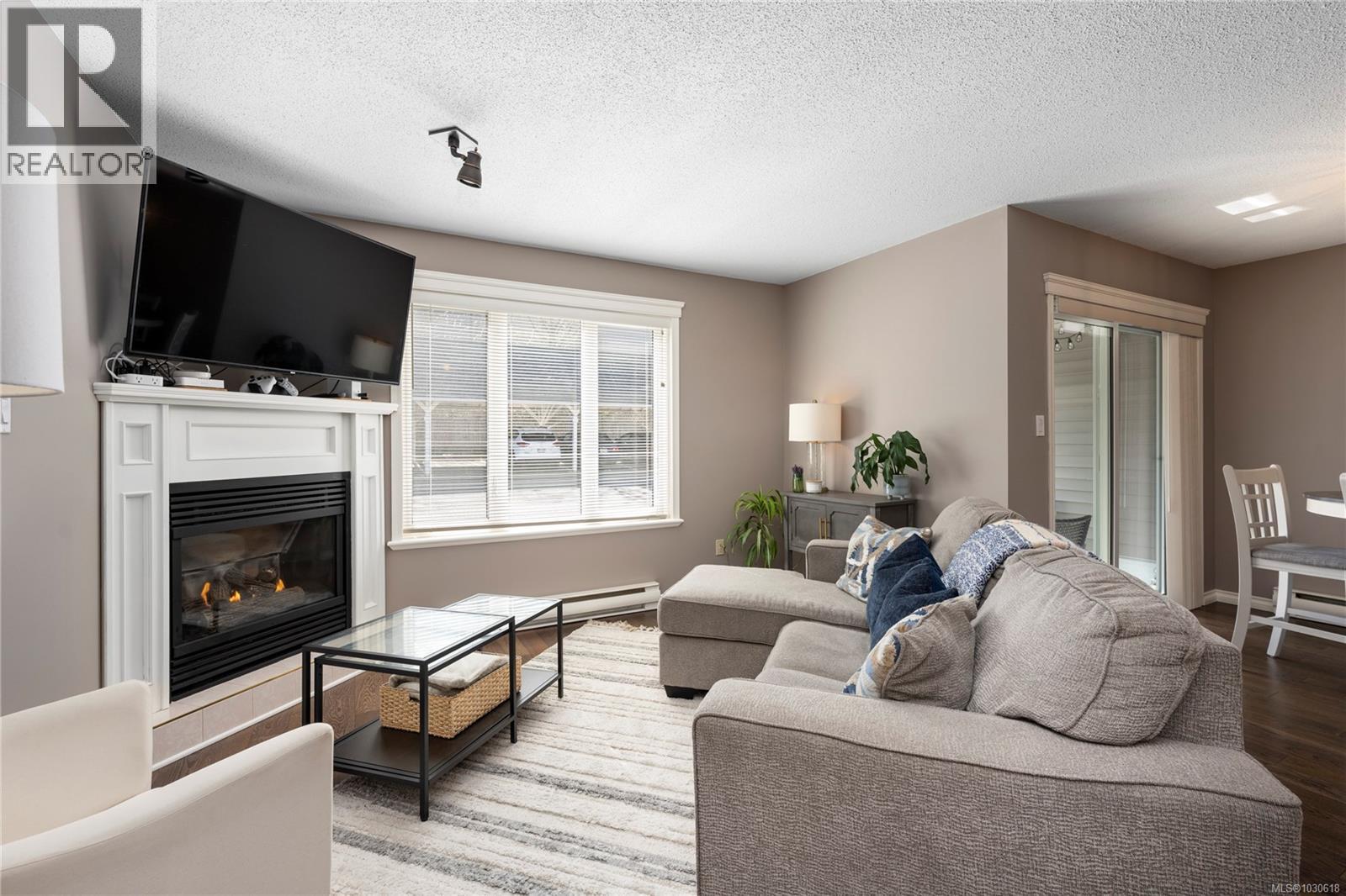 101 302 Village Way, Qualicum Beach