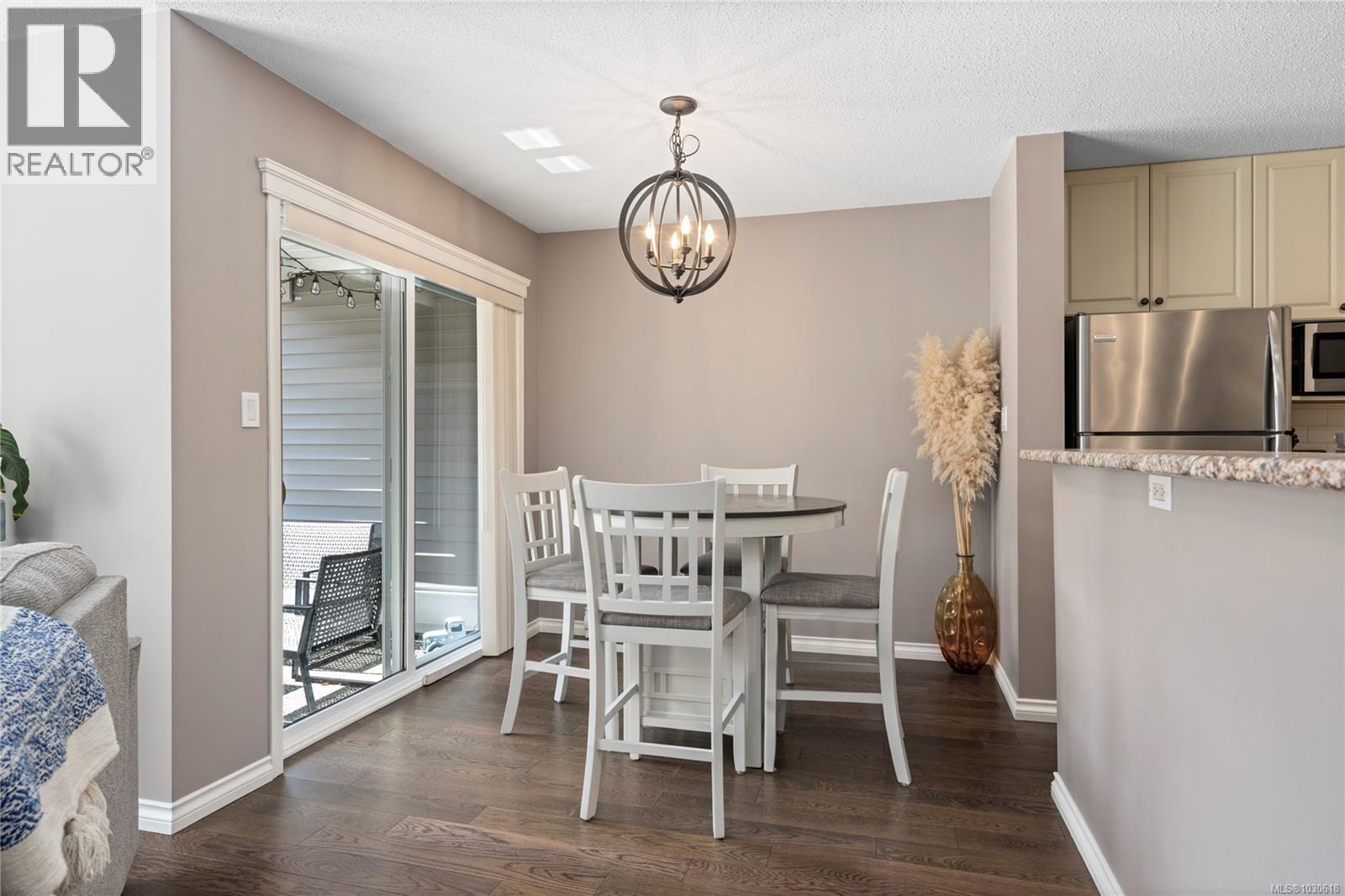 101 302 Village Way, Qualicum Beach