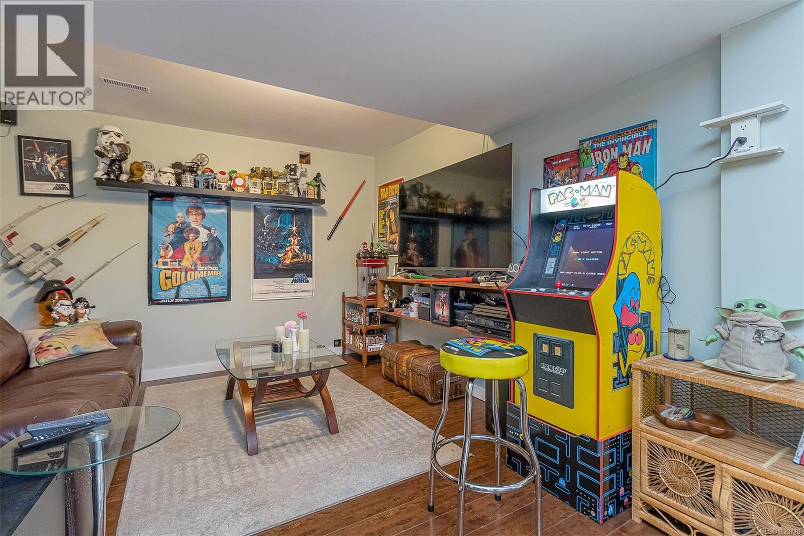 164 Stanford Ave W, Parksville