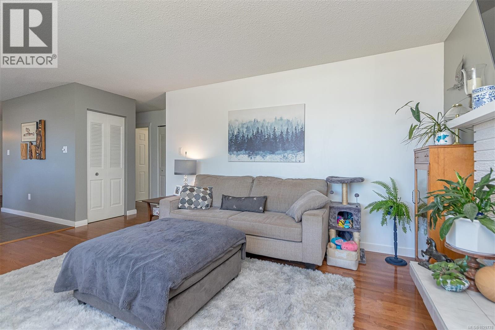 164 Stanford Ave W, Parksville