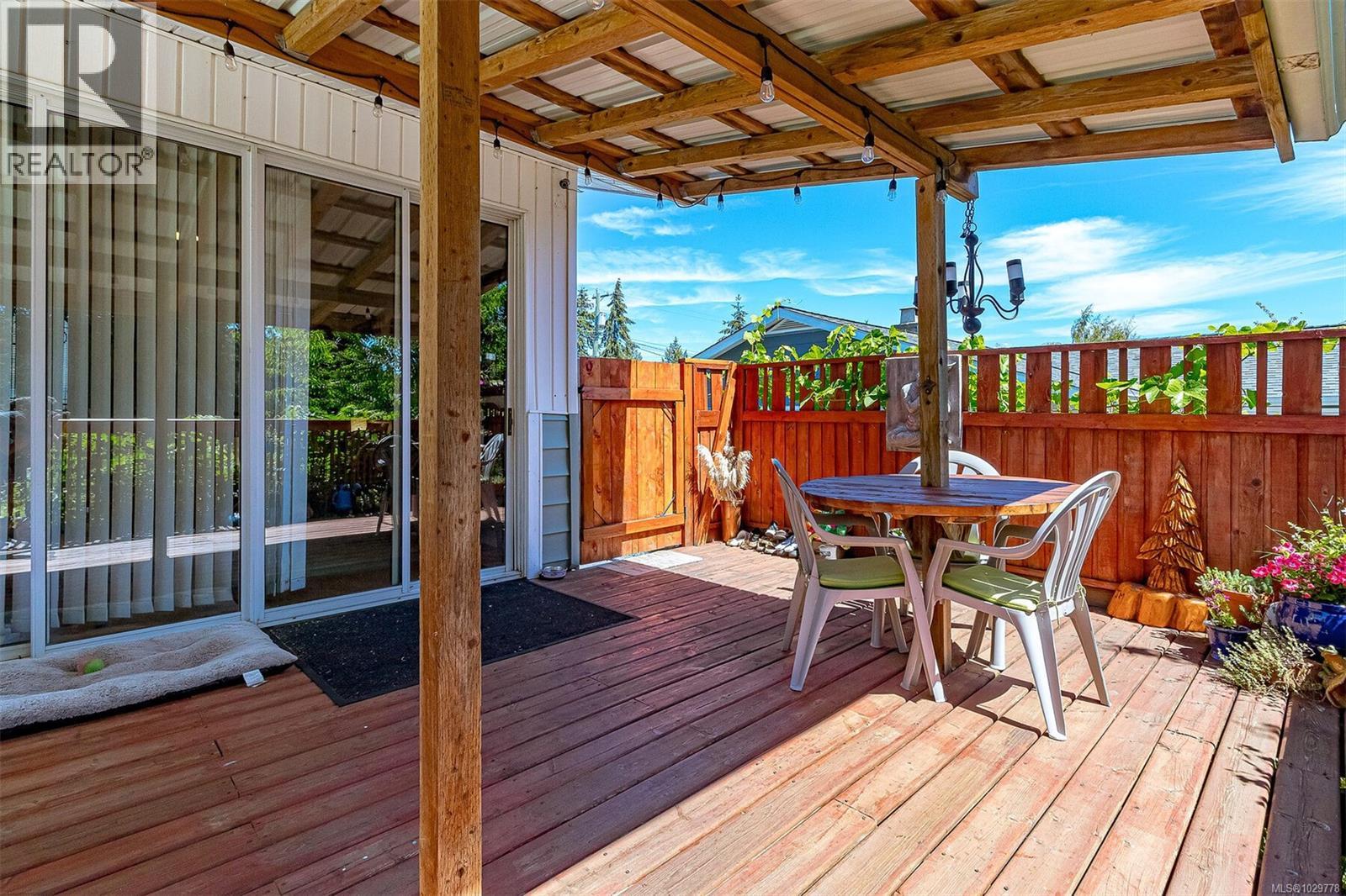 164 Stanford Ave W, Parksville