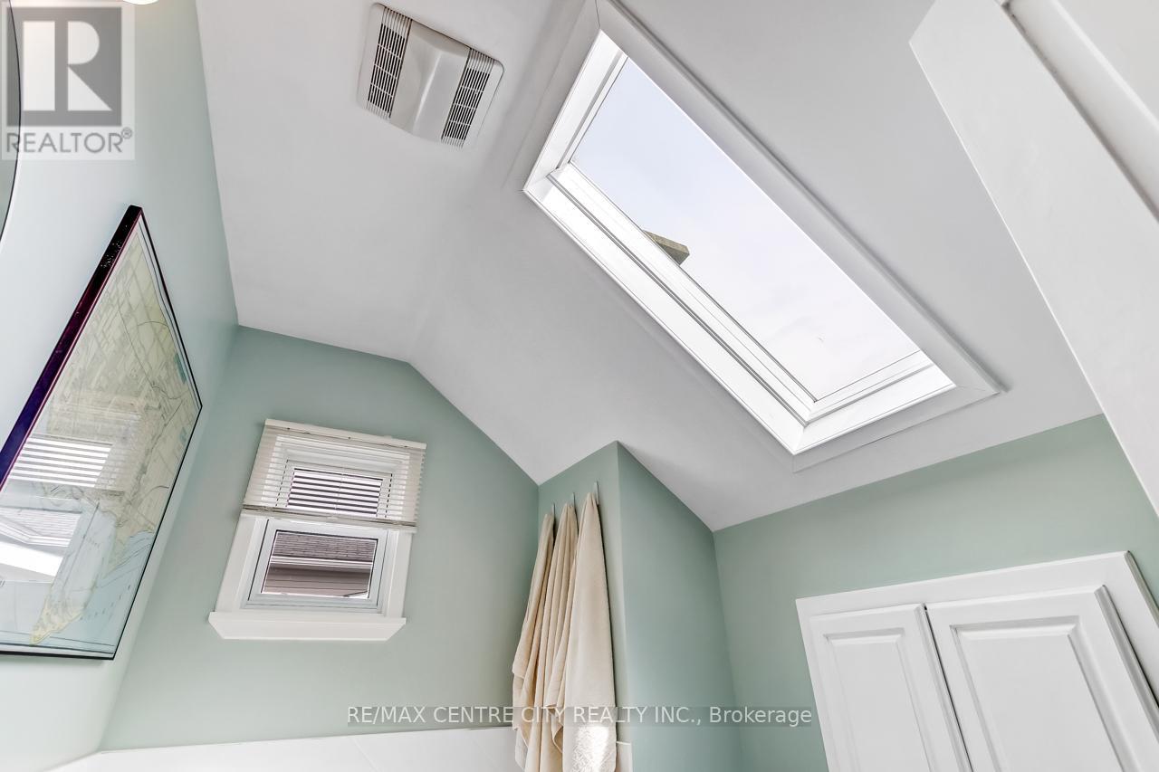 233 COLBORNE STREET Property Photo