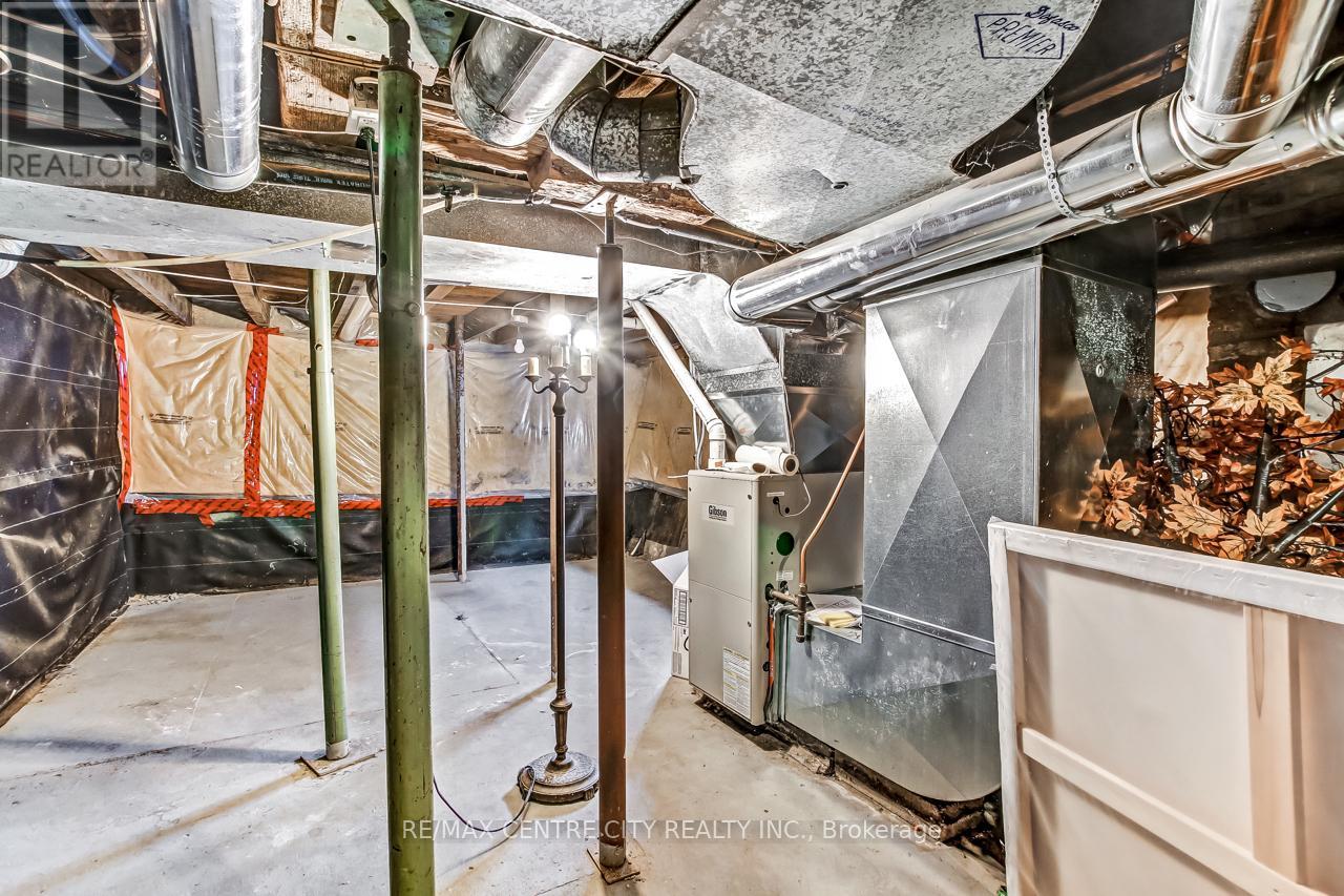 233 COLBORNE STREET Property Photo