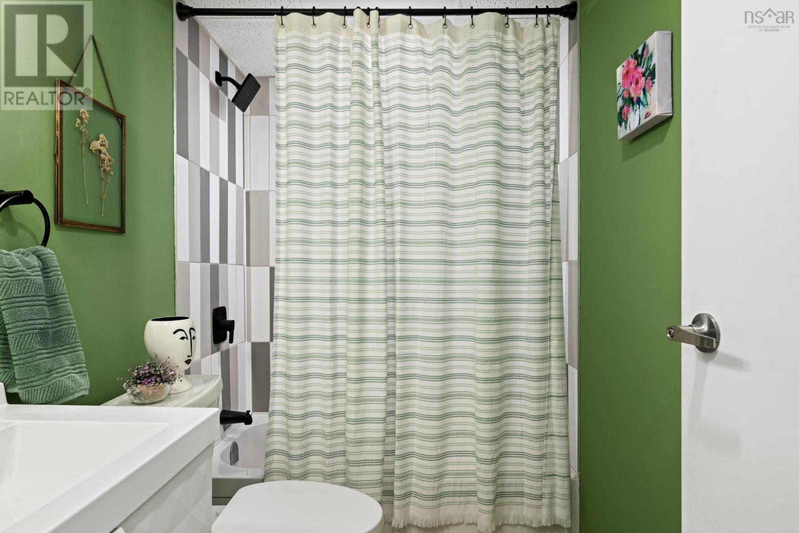 #309 5572 NORTH RIDGE ROAD - 34