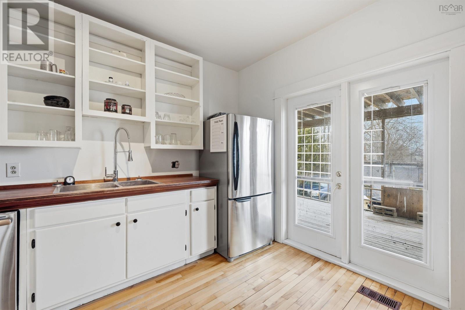 Property 11 of 40 of 19 GEORGE Street