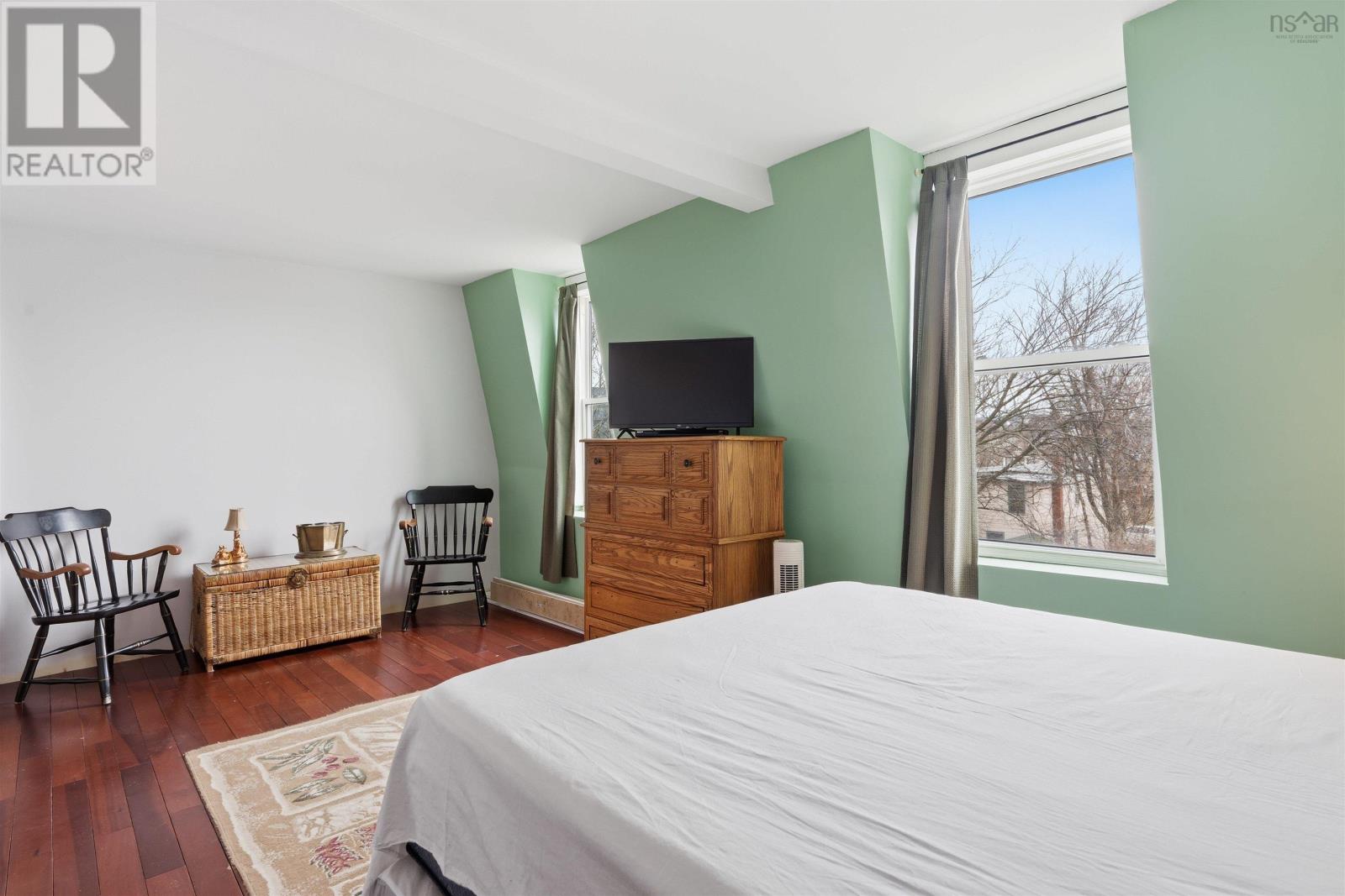 Property 29 of 40 of 19 GEORGE Street