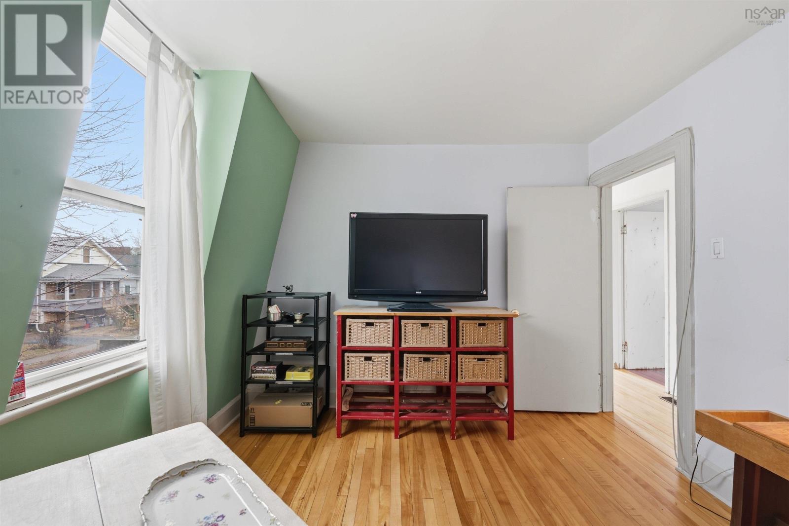 19 GEORGE STREET - 31