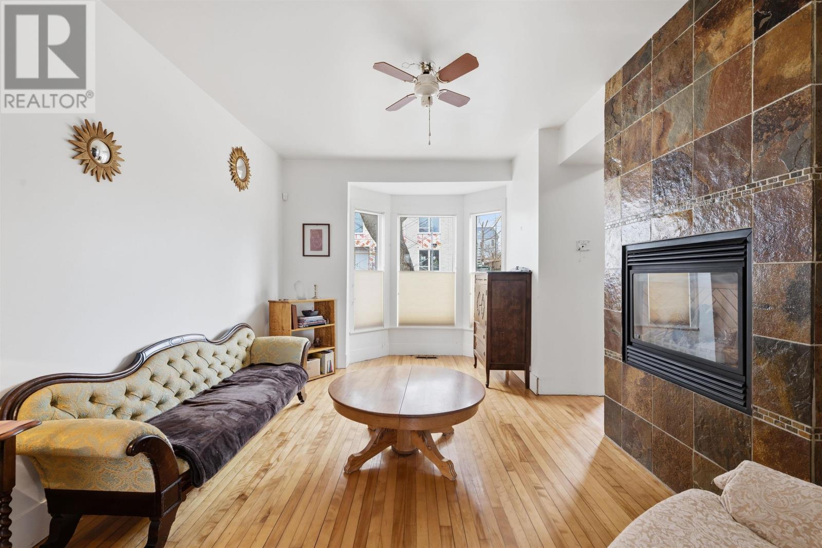 Property 18 of 40 of 19 GEORGE Street