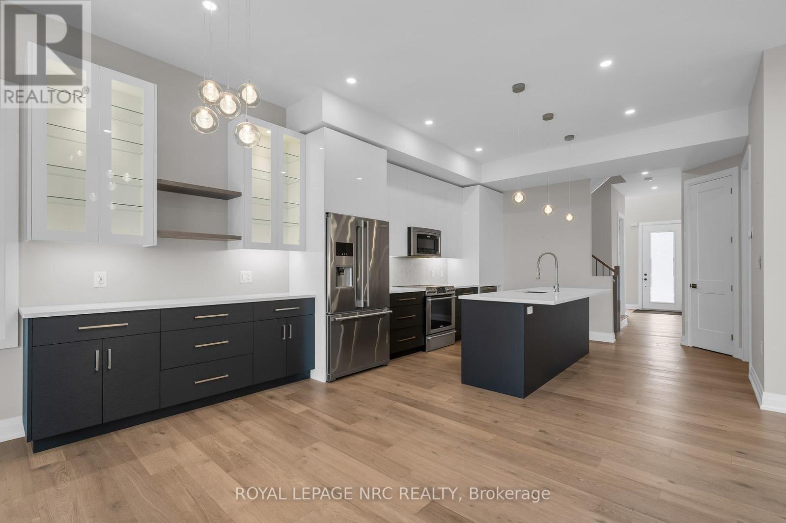 #13 1465 STATION STREET - 9