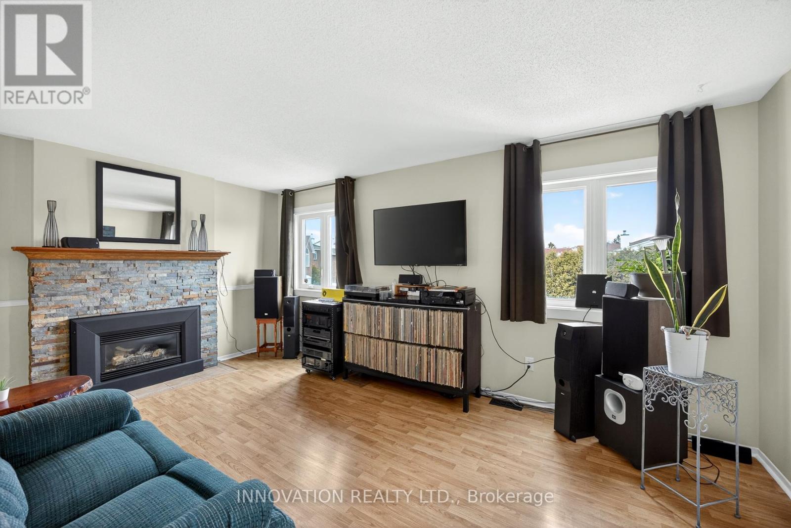 34 WATERTON CRESCENT, Ottawa, Ontario