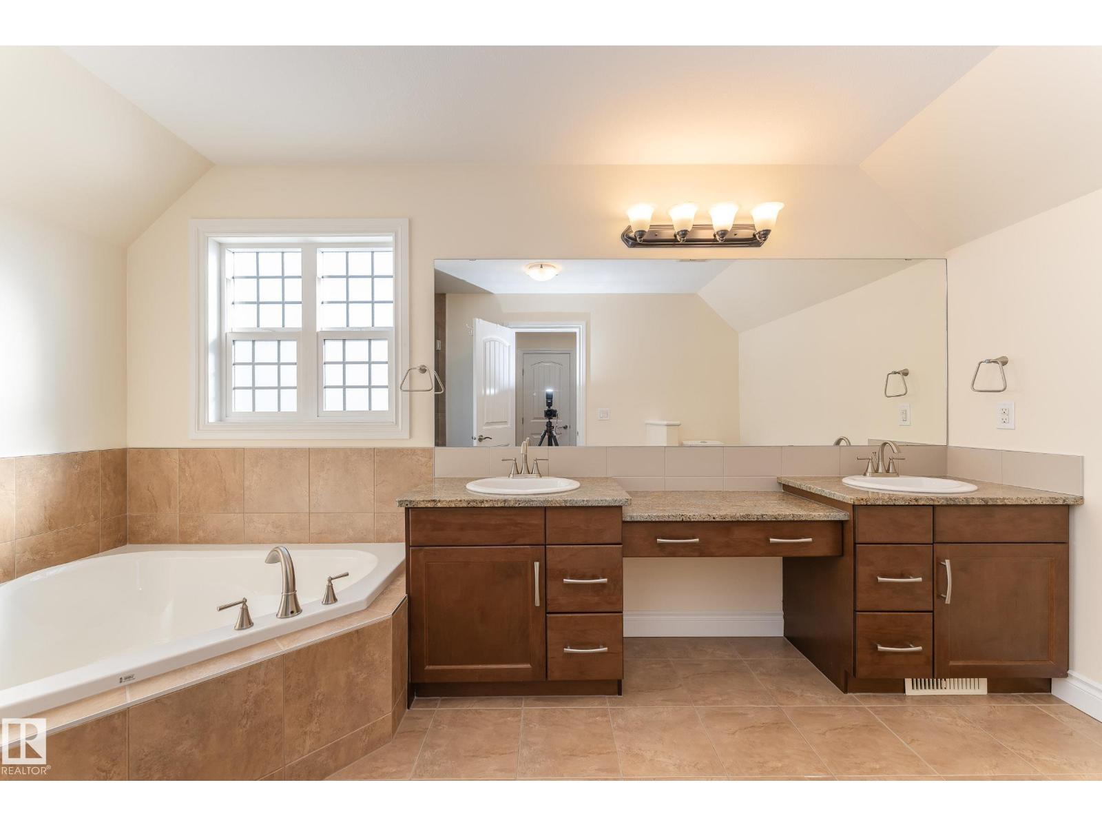 5512 CONESTOGA NW, Edmonton