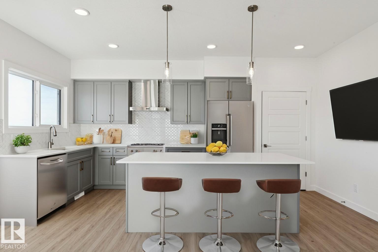 20719 40 AV NW - 2