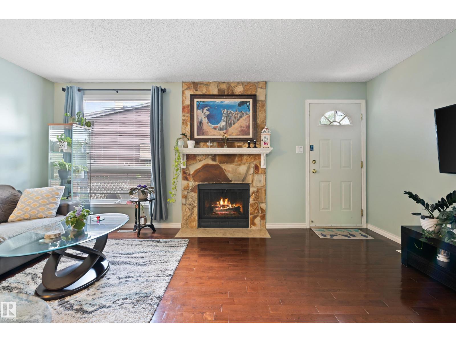 6163 38 AV NW, Edmonton