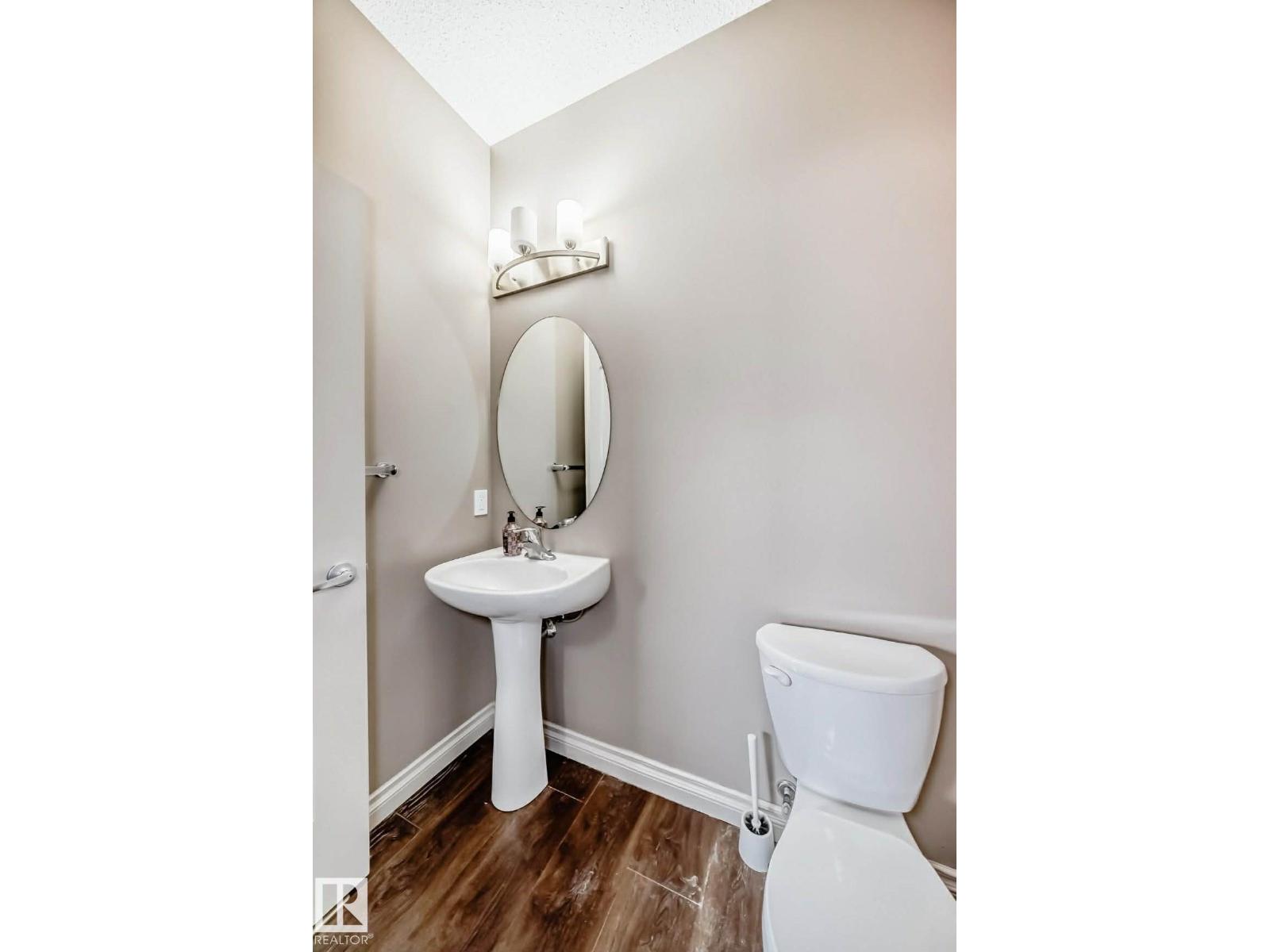 3008 17 AV AV NW NW, Edmonton