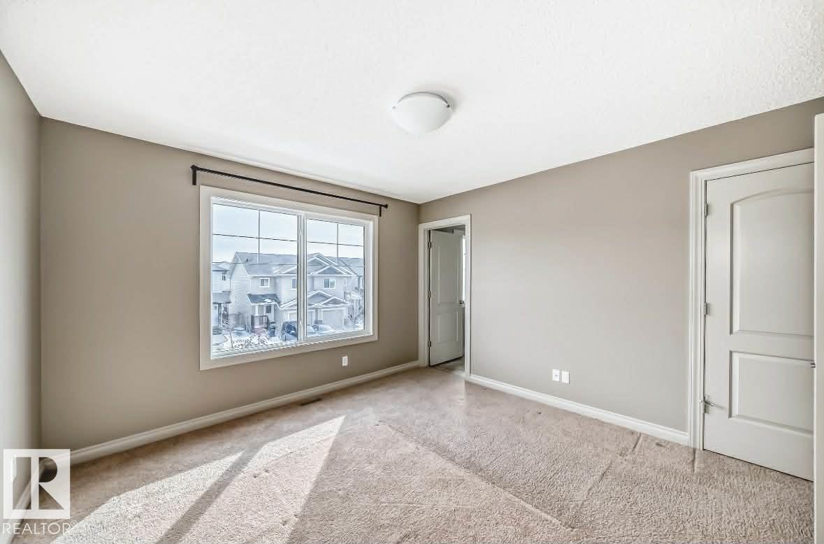 3008 17 AV AV NW NW, Edmonton