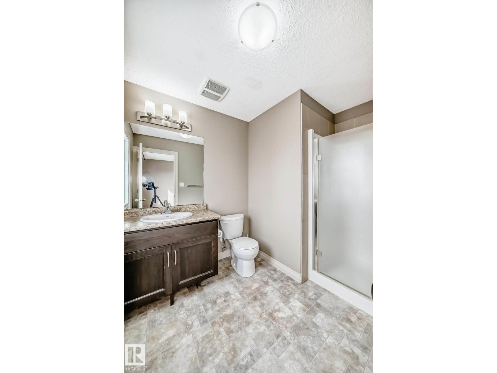 3008 17 AV AV NW NW, Edmonton