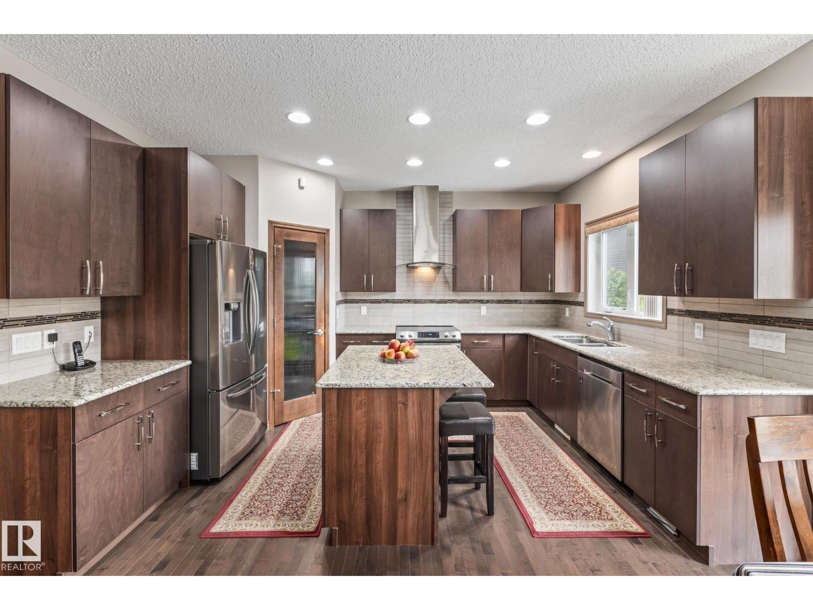 9520 206 ST NW, Edmonton